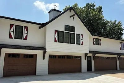 Image de Gezellig Carriage House - The Friesland Suite - Pella's Premier Retreat