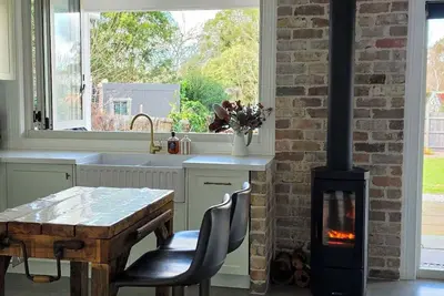 Image de Little Possum Retreat | Spa, Fire, Pet Friendly & Walkable