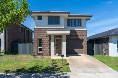 Image de Spacious 4-Bedroom Home | Near University & Shops