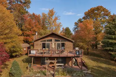 Image de Drift House: Lakefront, Dock, Fire Pit & Views