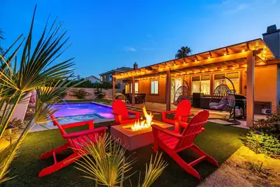 Image de Luxury Pool Home Spa & Arcade Retreat