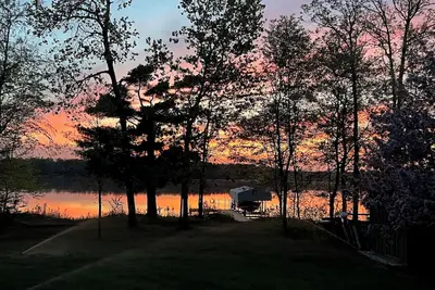 Image de Quiet Northwoods Retreat - Sunset & Lake Views, King Suite, Laundry, Fast Wi-Fi