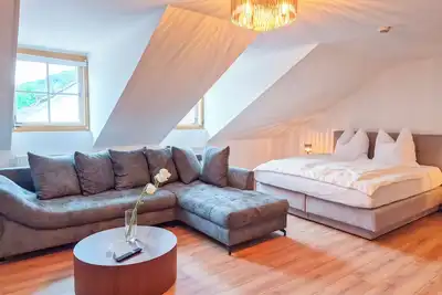 Image de Elisabeth Apartment in a half-timbered house from 1596 – Jena’s Old Town