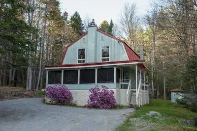 Image de The Cozy Blue Cabin on Ashuelot Lake