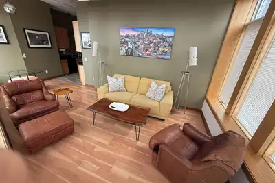 Image de The BirdHouse  - in the heart of the Historic Theatre District 2-Bedroom, 1-Bath