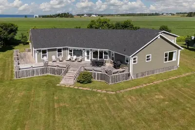 Image de Spacious 5-Bedroom South Shore Cottage: Where Pei Memories Begin