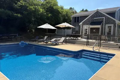 Image de New listing, gorgeous home w/salt water pool in Sandwich, 10 min from bridge! !