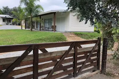 Image de Enjoyable 1-bedroom house with Ac in charming Mercedes