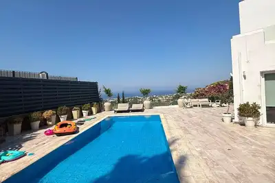 Image de 4 bedroom ultra luxury, pool, bar, gym, cinema