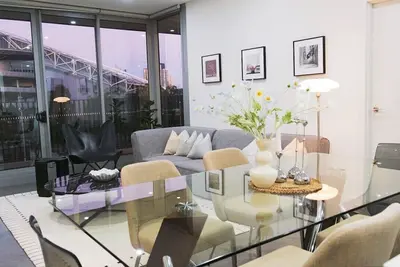 Image de Modern Retreat near stadiums
