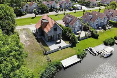 Image de Bungalow privé avec ponton pour 6 personnes