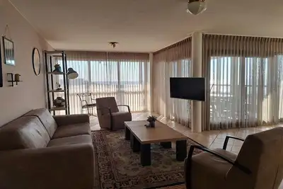 Image de Suite avec vue sur le lac et bain à remous