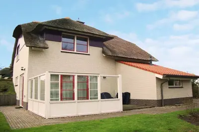 Image de Villa dans les dunes en bord de mer avec jardin