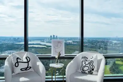 Image de Skyline Retreat in Olympic Park | Views, Parking