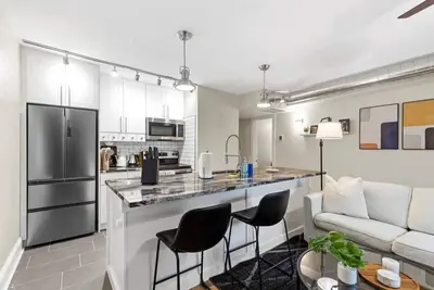 Image de Appartement Moderne 2ch Près du Centre-ville & Commerces