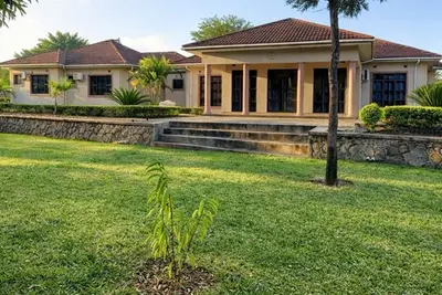 Image de The Hidden Oasis - A Picturesque retreat with swimming pools & expansive gardens