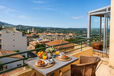 Image de Appartement d’exception avec vue panoramique, terrasses et parking privé fermé