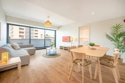 Image de GuestReady - Retraite Moderne avec Vue sur le Balcon