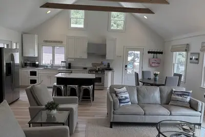 Image de Beautiful York Beach Home  • Walk to Long Sands • Sleeps 6