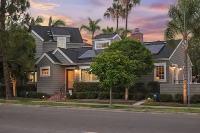 Image de Entertainers Dream, Totally Remodeled Cape Cod Bungalow, Ac, 3+ Bedrooms, 4 Bath