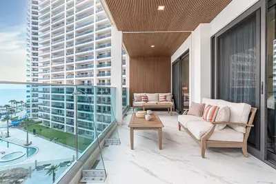 Image de R603 Full Unit Luxury Oceanfront Retreat with Stunning High Floor Beachfront Views