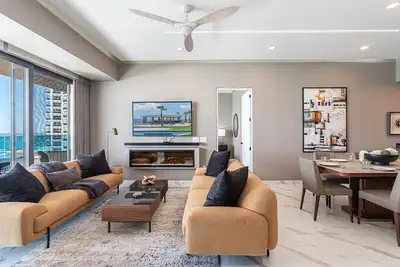 Image de R1204 Oceanfront 3br Condo with Stunning Views & Modern Comfort