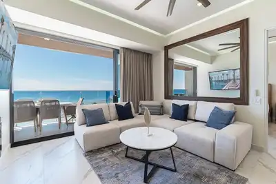 Image de R504 Beachfront 3br Condo with Ocean Views and Private Balcony at Encantame Soleil