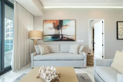 Image de R201 Luxury Oceanfront Retreat with Stunning Views and Spacious Modern Design