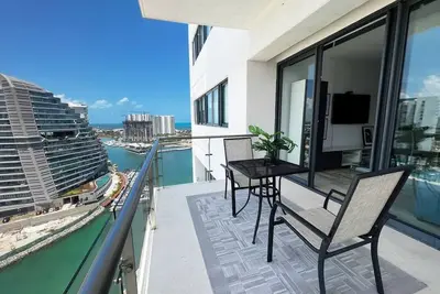 Image de Vue mer et marina · Balcon · Port Cancún