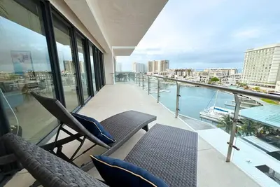 Image de Top · Mer des Caraïbes depuis ton balcon · Port Cancún