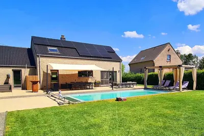 Image de Maison de campagne avec piscine privée