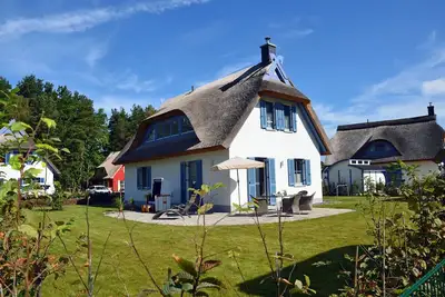 Image de Vacation home with a fireplace and sauna, about 600 meters from the sandy beach; pets welcome