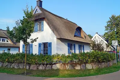 Image de Vacation home with a fireplace and sauna, about 500 meters from the sandy beach; dogs are welcome