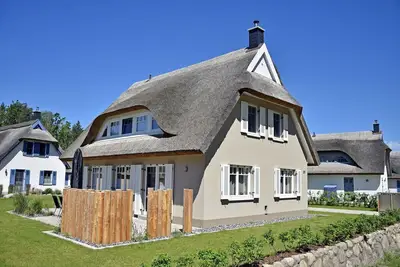Image de Vacation home with a fireplace and sauna, about 450 meters from the sandy beach; 1 pet allowed