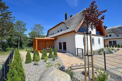 Image de 2-story vacation home, quiet location, about 1. 3 kilometers from the sandy beach (Baltic Sea)