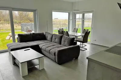 Image de Modern vacation rental with a fireplace, about 1, 300 meters from the sandy beach, 3 bedrooms, sleeps up to 6 people