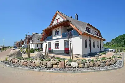 Image de 2-story vacation home, quiet location, about 1. 3 kilometers from the sandy beach (Baltic Sea)