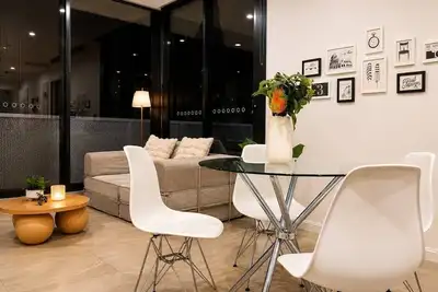 Image de Modern Apartment Near Stadium & Shops
