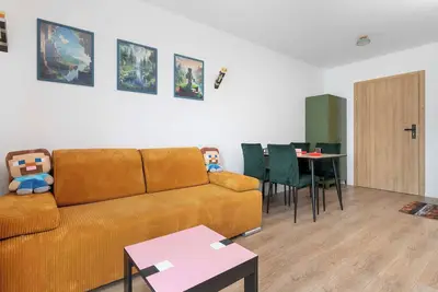 Image de Minecraft-Inspired Apartment | Game Console