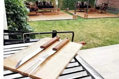 Image de Maison Spacieuse avec Jardin, Idéale pour Familles ou Groupes