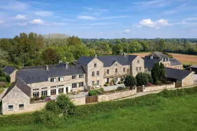 Image de Domaine 25 pers • 3 logements • idéal groupes