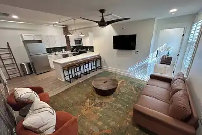 Image de Downtown 1-Bed, 1-Bath Modern Studio Apt.