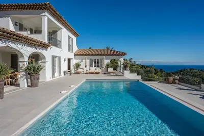 Image de Villa 'Belle Vue - Esprit Du Sud' avec vue mer, Wi-Fi et climatisation