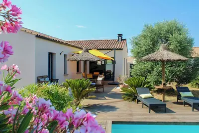 Image de Villa Terra Nova : Piscine chauffée, Jacuzzi & Nature, 10min Océan, 8p