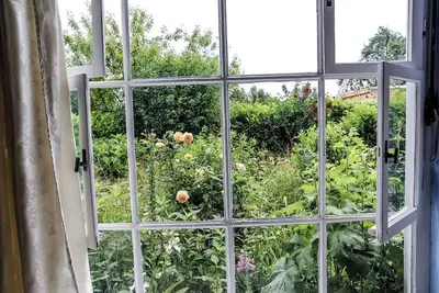 Image de Maison de Vacances \"Galerie\" – Maison de Campagne Artistique pour Moments Spéciaux