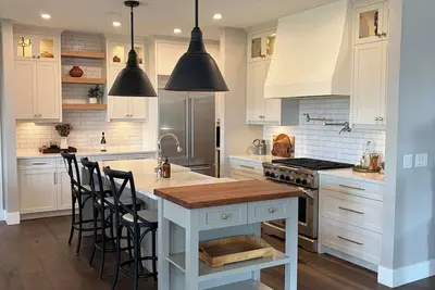 Image de Superbe maison à Kananaskis avec vues époustouflantes, équipements 5 étoiles et animaux acceptés!