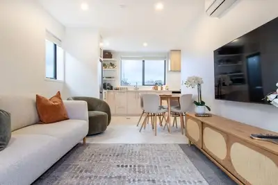 Image de Walk Everywhere! Cbd Pad + Stadium & Parking