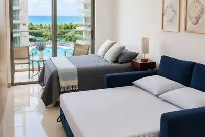 Image de Suite Apartment | Ocean View | Infinity Pool | Rooftop | Jacuzzi