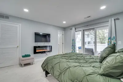 Image de Peaceful Luxury Townhome Near Reston Town Center & Metro | 2 Private Suites