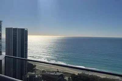 Image de Level 33 Skyhome | Ocean Views